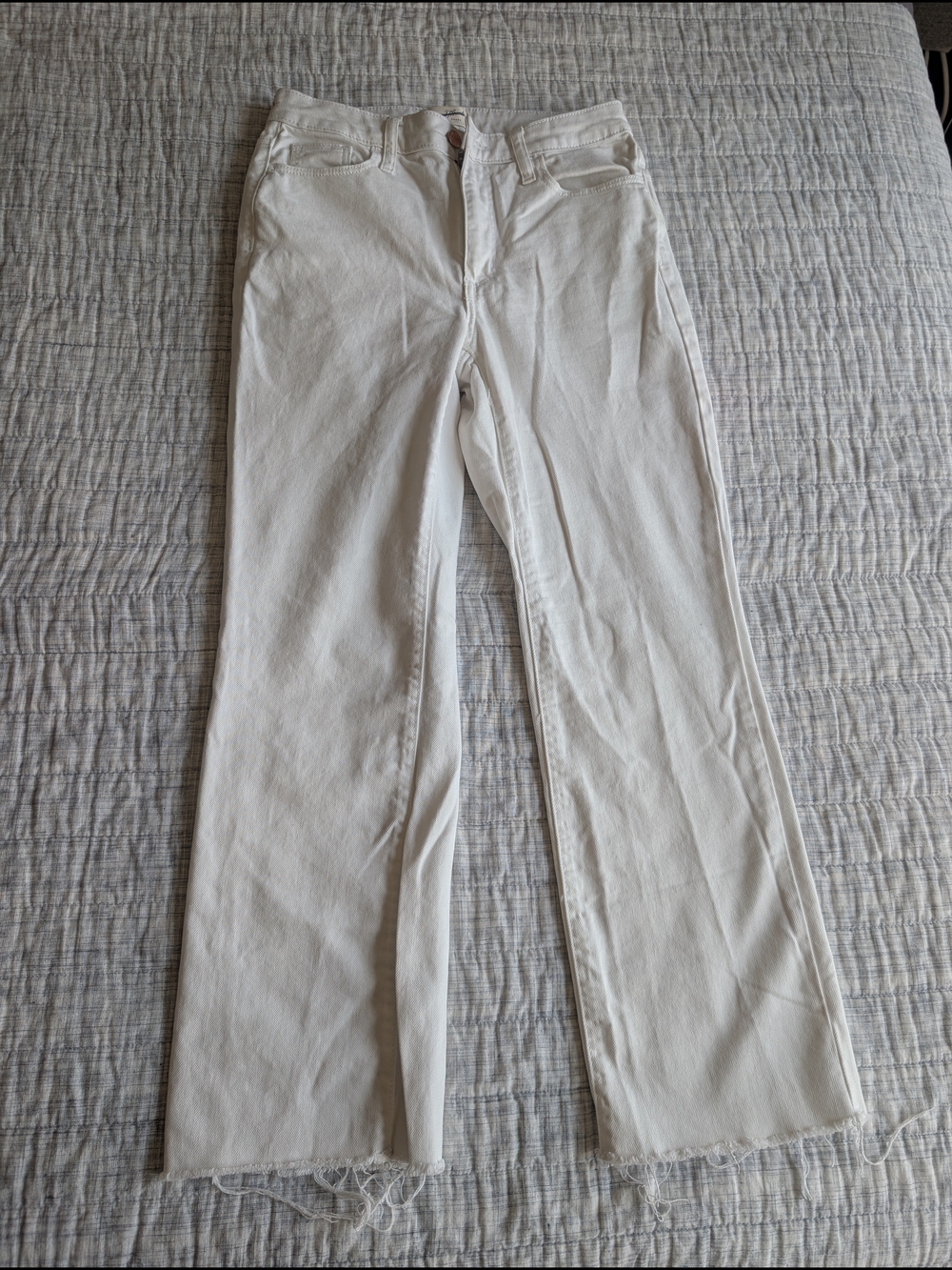 Universal Thread White Wide-Leg Frayed Hem Jeans